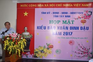 Ông Huỳnh Văn Quang - Chủ tịch UBMTTQVN tỉnh phát biểu chúc mừng tại buổi họp mặt