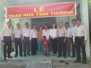 Trao nhà tình thương