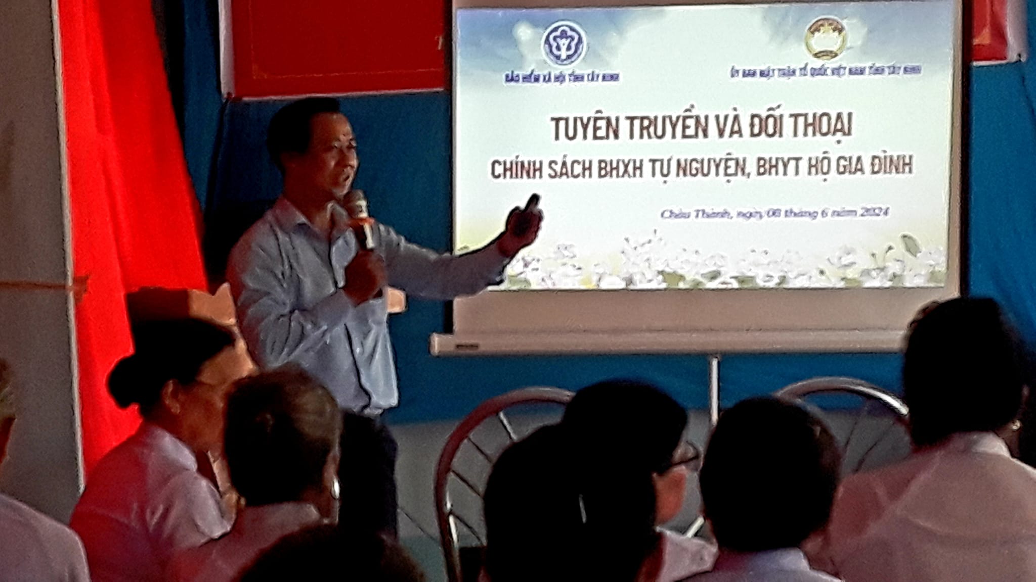 Ủy ban MTTQ Việt Nam huyện Châu Thành: Phối hợp tổ chức tuyên truyền và đối thoại chính sách Bảo hiểm xã hội tự nguyện, Bảo hiểm y tế hộ gia đình trong tôn giáo Cao Đài