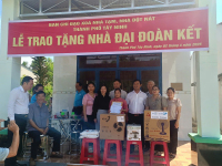 MTTQ Việt Nam xã Tân Bình tổ chức trao nhà Đại đoàn kết cho hộ nghèo