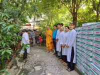UBMTTQVN thị trấn Gò Dầu phối hơp cùng Tịnh Xá Ngọc Thanh tặng quà cho hộ nghèo, hộ khó khăn trên địa bàn