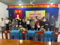 MTTQ VN xã Trường Đông: Trao tặng quà cho hộ nghèo, hộ cận nghèo chuẩn Trung ương và hộ nghèo tỉnh năm 2025