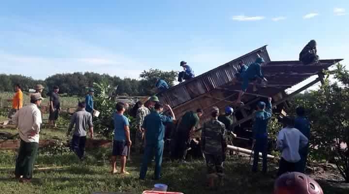 Xã Tân Đông, gió lốc làm sập và tốc mái nhiều nhà dân