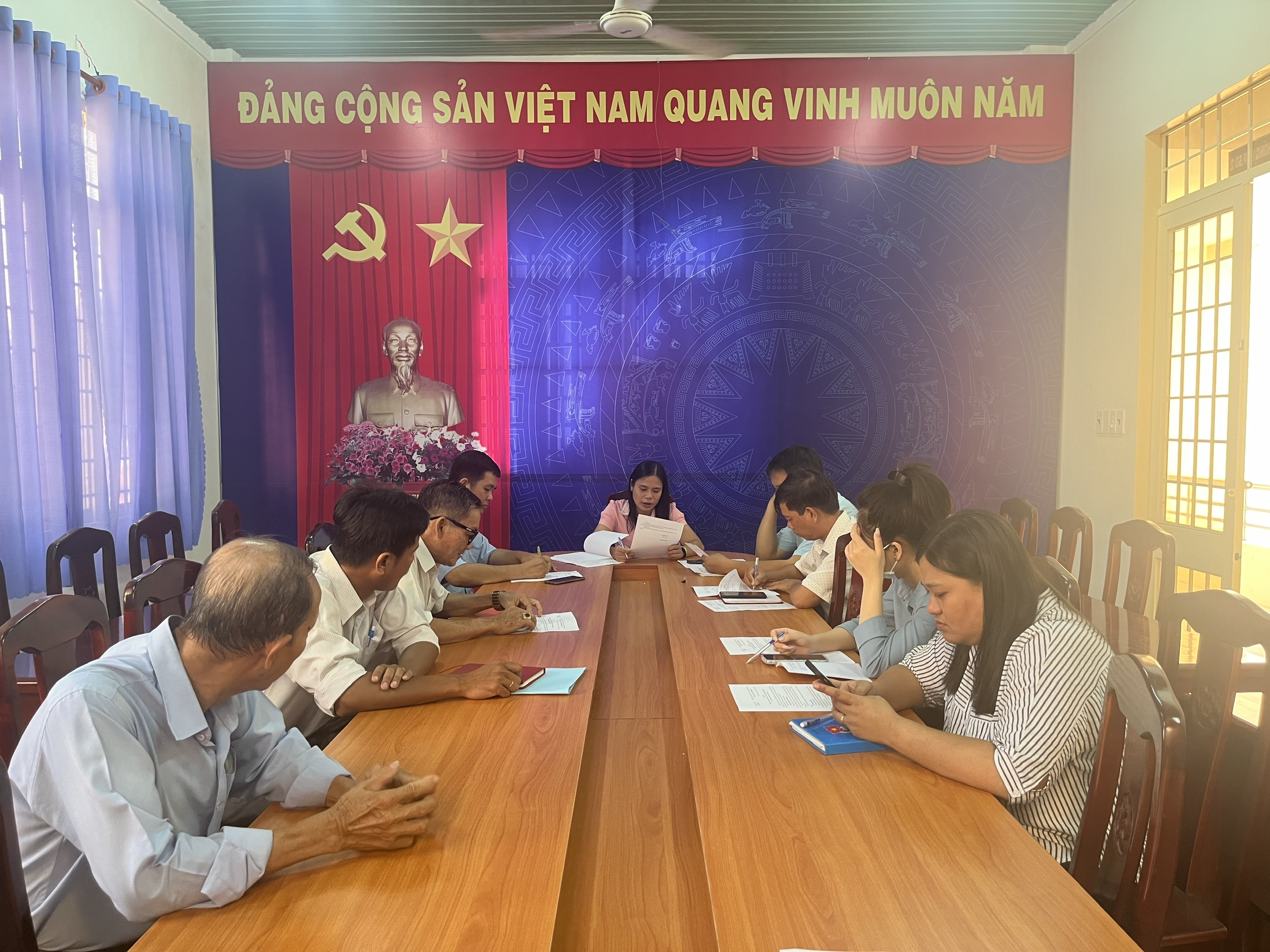 Ban Thường trực UBMTTQ Việt Nam phường 4 giám sát công tác vận động quà Tết chăm lo cho hộ nghèo, hộ khó khăn trên địa bàn khu phố 2